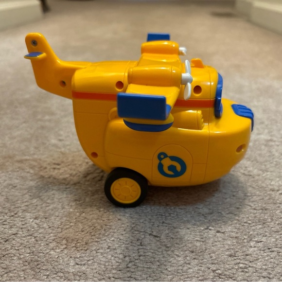 Super Wings – Toy RC Plane - Remote Control Donnie Yellow Airplane - Picture 3 of 6